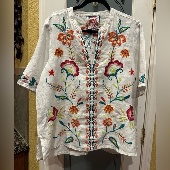 Johnny Was Tops - Johnny Was Floral Embroidered White Tunic 100% linen size L